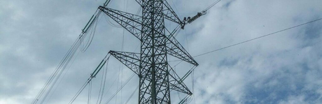 У Запорізькій області повернули світло 1300 родинам, які знеструмилися через обстріли